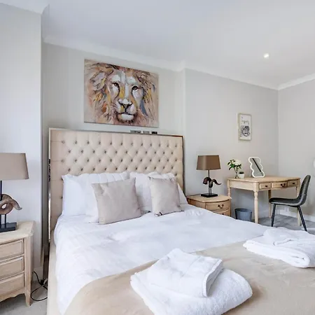 The Concord Modern 2 Bedroom Apartment